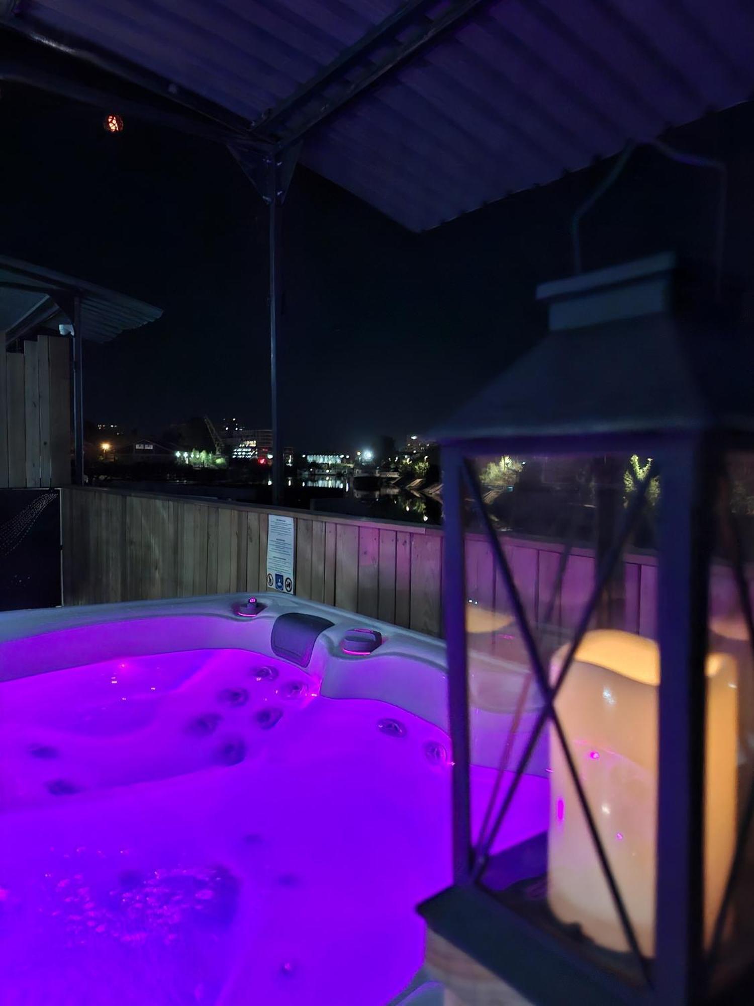 Appartamento La Peniche De Fabrice Avec Jacuzzi Privatif Strasburgo Esterno foto